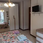 Noemi 5 Lands Paradise Λεβάντο