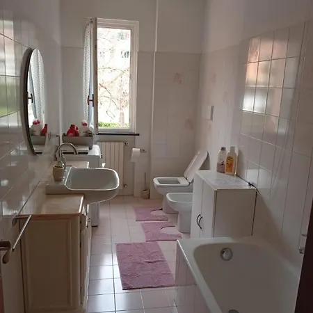 Noemi 5 Lands Paradise Apartman *