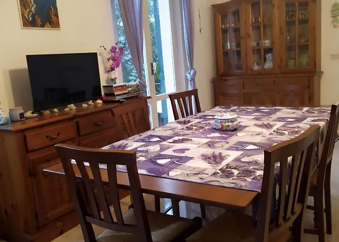 Noemi 5 Lands Paradise * Levanto